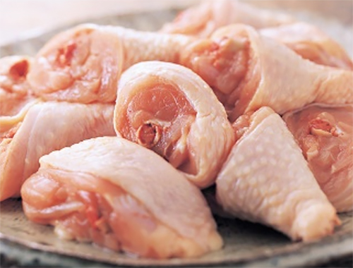 九州産の銘柄鶏「華味鳥」を使った鶏そぼろ